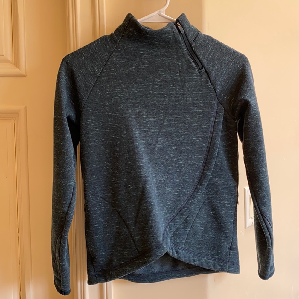 Athleta Girl green top